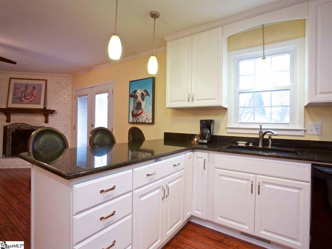 107 Bennington Road Greer, SC 29650 - Photo 8 of 28 Gallery Image 8