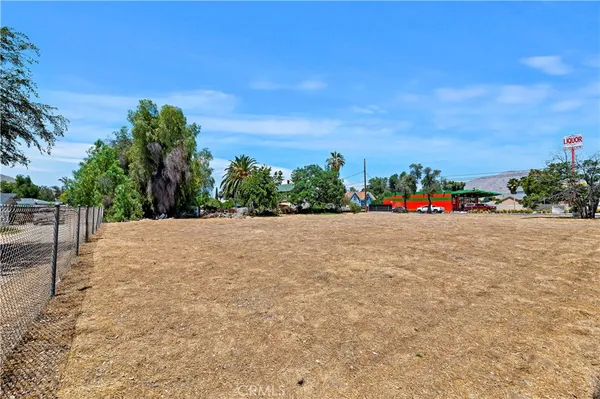 $220,000 | 257 Highland Avenue, Riverside, CA 92507