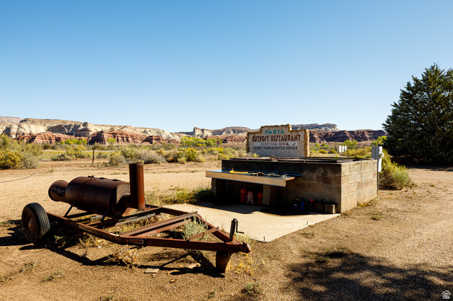 2040 North Long Cyn Road Kanab, UT 84741 - Photo 22 of 23 View of patio