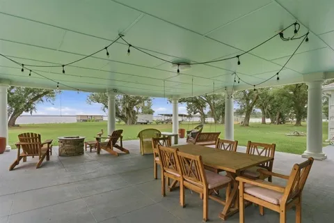 $575,000 | 7115 Port Road, Sulphur, LA 70665