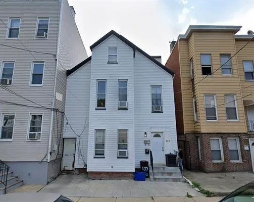 $1,800 | 107 Hancock Avenue, Unit 1, Jersey City, NJ 07307