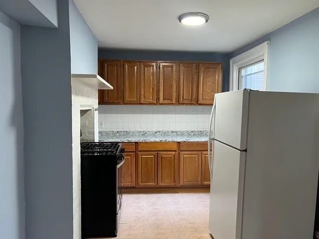 $1,800 | 107 Hancock Avenue, Unit 1, Jersey City, NJ 07307