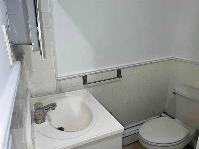 $1,800 | 107 Hancock Avenue, Unit 1, Jersey City, NJ 07307