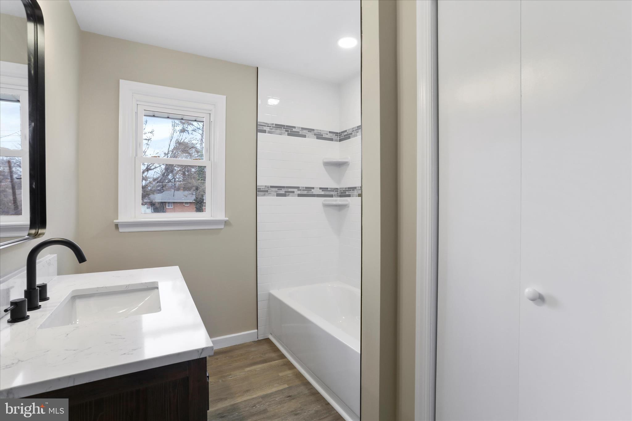 27 Harvard Road Hagerstown, MD 21742 - Photo 12 of 32 Main Level Full Bathroom