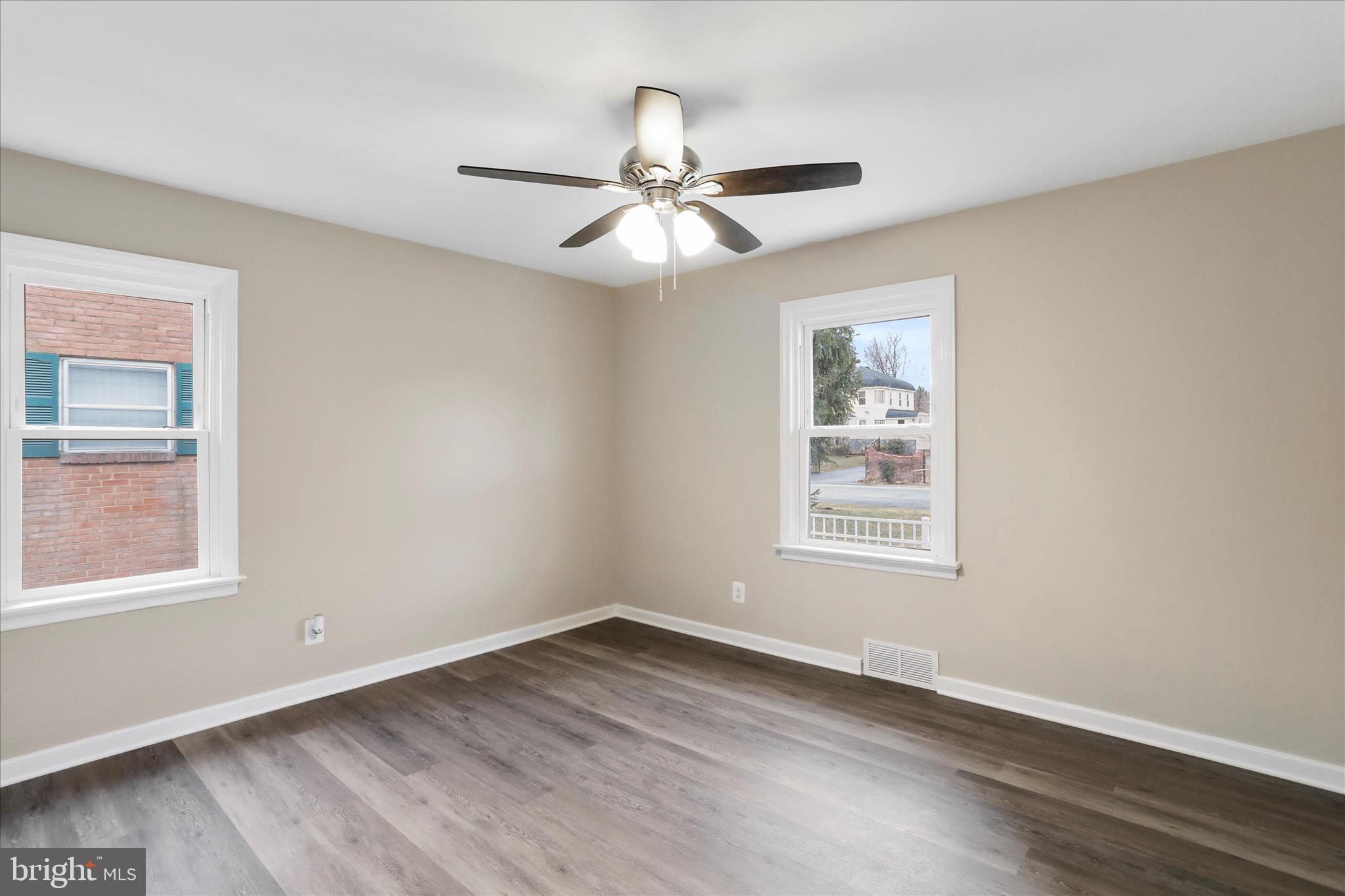 27 Harvard Road Hagerstown, MD 21742 - Photo 13 of 32 Bedroom 2