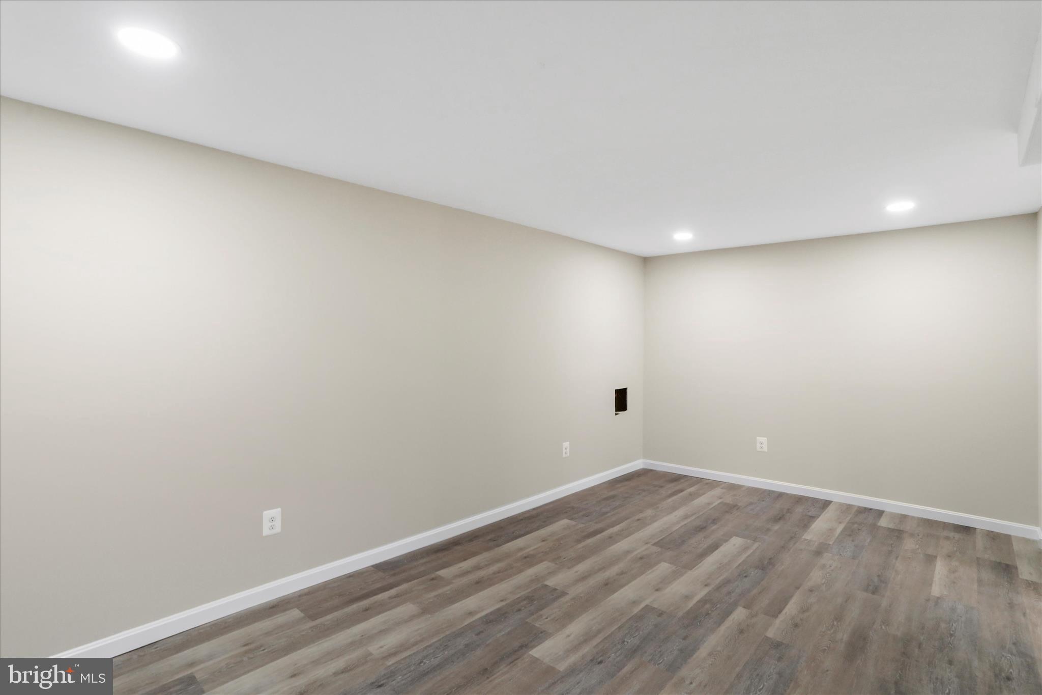 27 Harvard Road Hagerstown, MD 21742 - Photo 17 of 32 Family Room