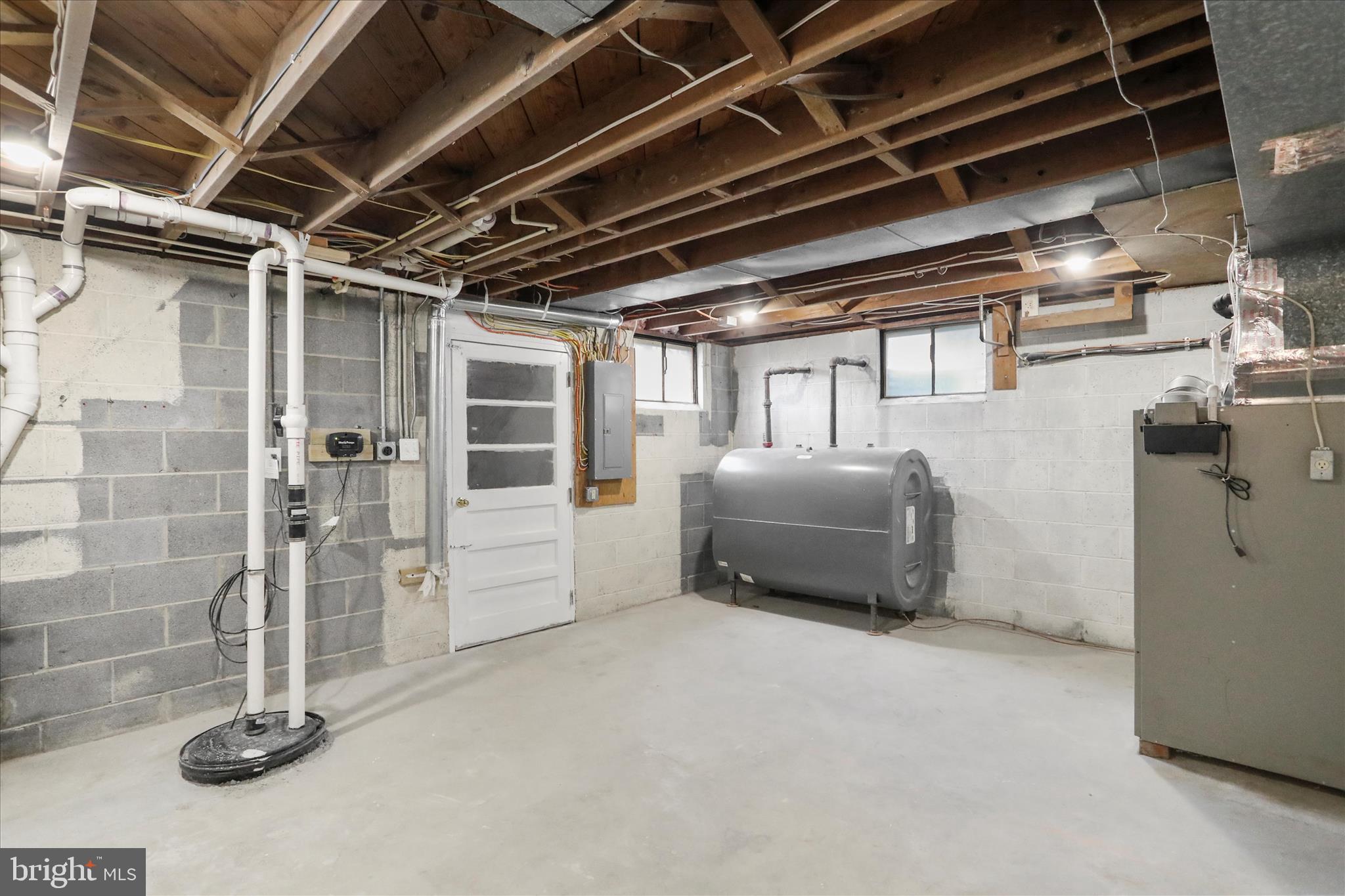 27 Harvard Road Hagerstown, MD 21742 - Photo 23 of 32 Utility Room Washer and Dryer