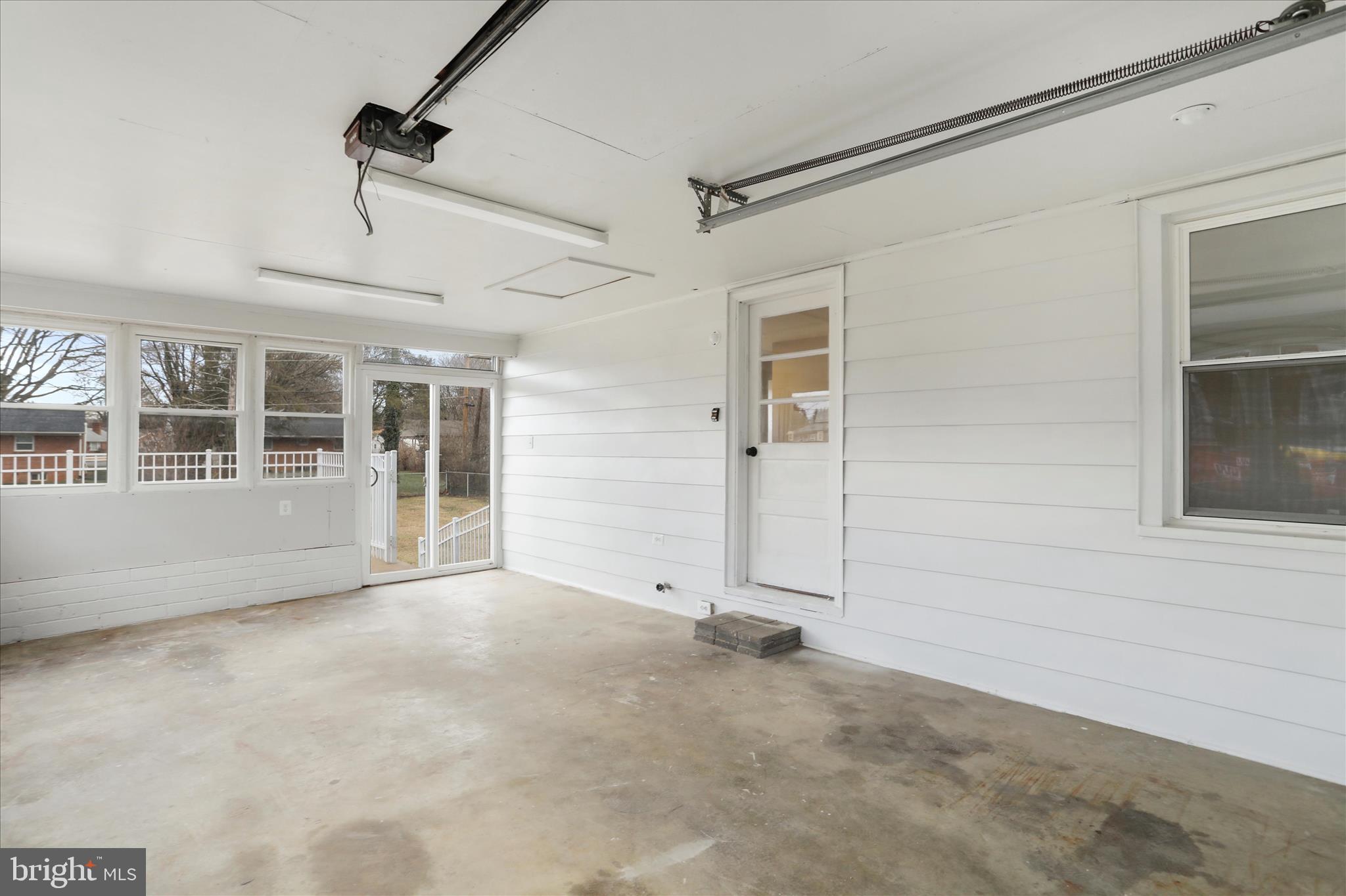 27 Harvard Road Hagerstown, MD 21742 - Photo 29 of 32 Garage