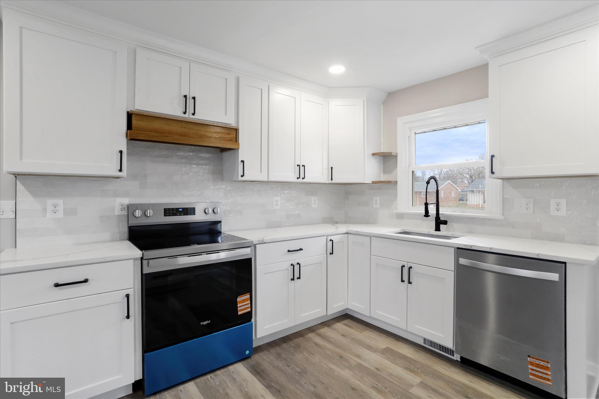 27 Harvard Road Hagerstown, MD 21742 - Photo 7 of 32 Kitchen