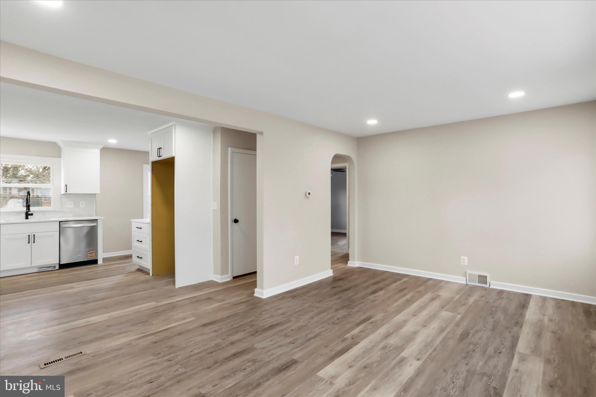 27 Harvard Road Hagerstown, MD 21742 - Photo 9 of 32 Kitchen