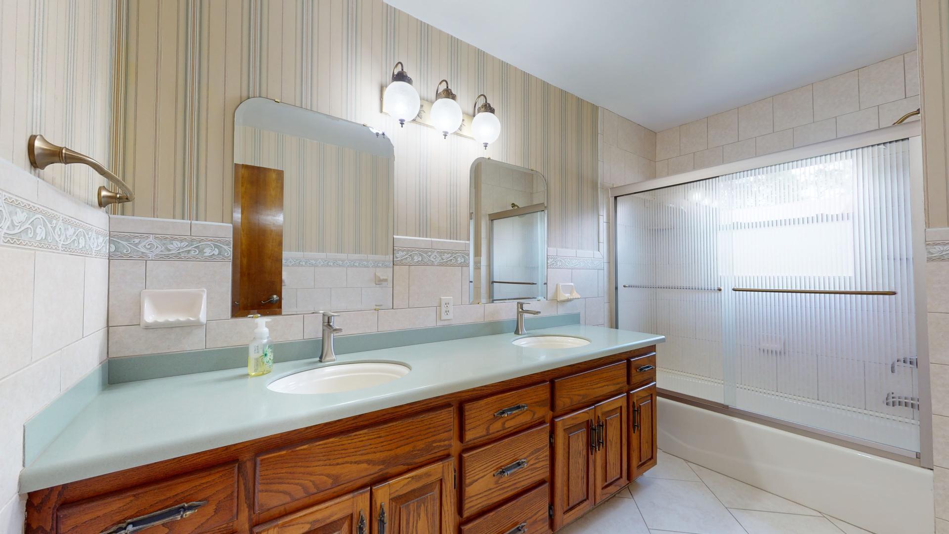 3900 Leghorn Road Malabar, FL 32950 - Photo 23 of 37 Bathroom 1