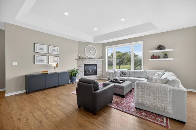 $459,900 | 875 Golfview Avenue, Zumbrota, MN 55992