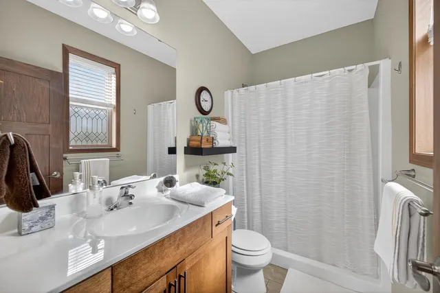 $459,900 | 875 Golfview Avenue, Zumbrota, MN 55992