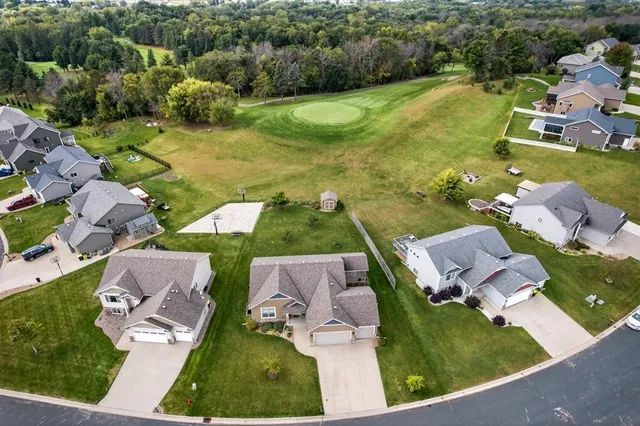 $459,900 | 875 Golfview Avenue, Zumbrota, MN 55992