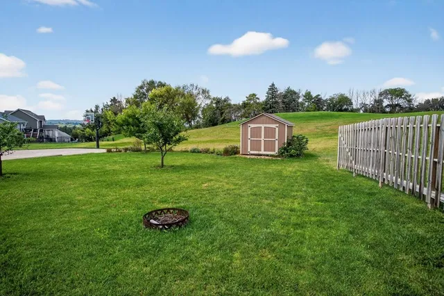 $459,900 | 875 Golfview Avenue, Zumbrota, MN 55992