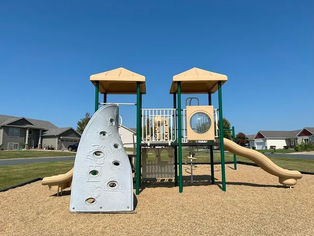 $459,900 | 875 Golfview Avenue, Zumbrota, MN 55992