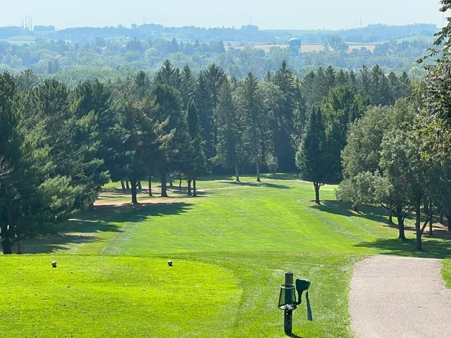 $459,900 | 875 Golfview Avenue, Zumbrota, MN 55992