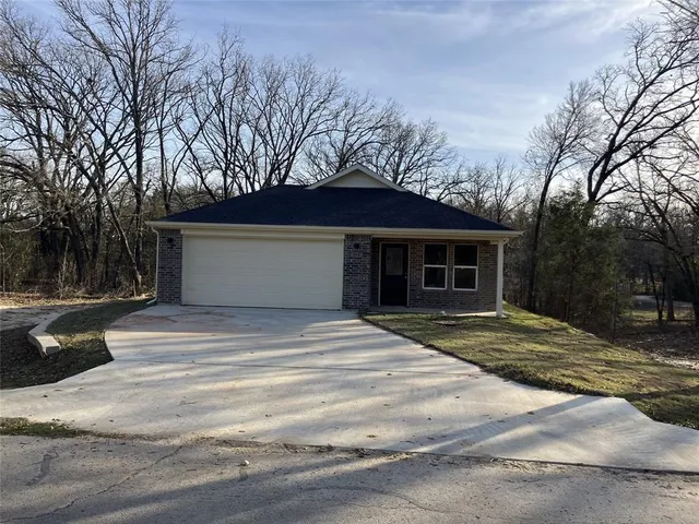 $1,825 | 205 Nob Hill Road, Gun Barrel City, TX 75156