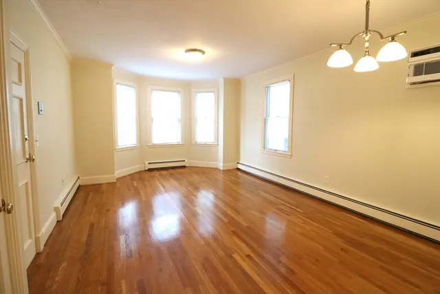 $3,100 | 8 Caldwell Avenue, Unit 2, Somerville, MA 02143