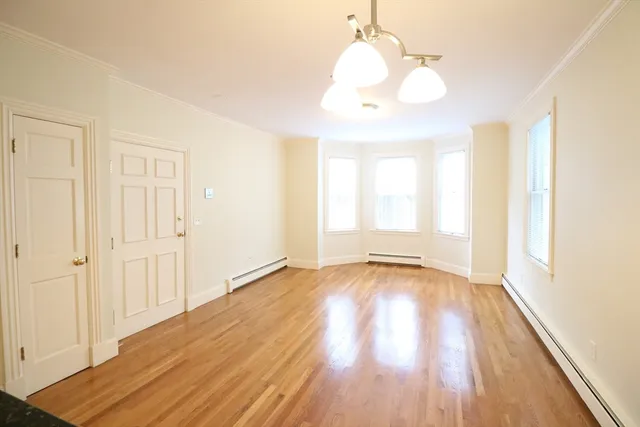 $3,100 | 8 Caldwell Avenue, Unit 2, Somerville, MA 02143
