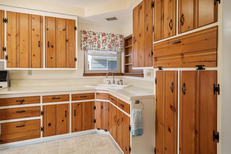 2449 W Forest Beloit, WI 53511 - Photo 13 of 46