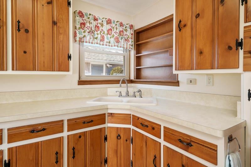 2449 W Forest Beloit, WI 53511 - Photo 15 of 46