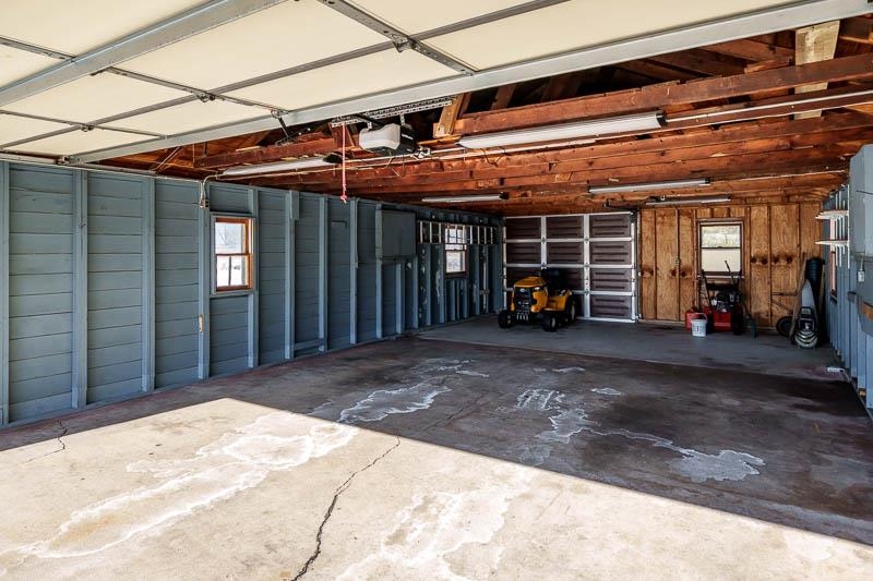 2449 W Forest Beloit, WI 53511 - Photo 4 of 46