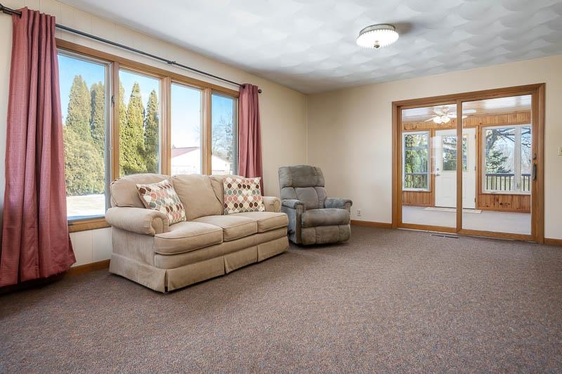 2449 W Forest Beloit, WI 53511 - Photo 6 of 46