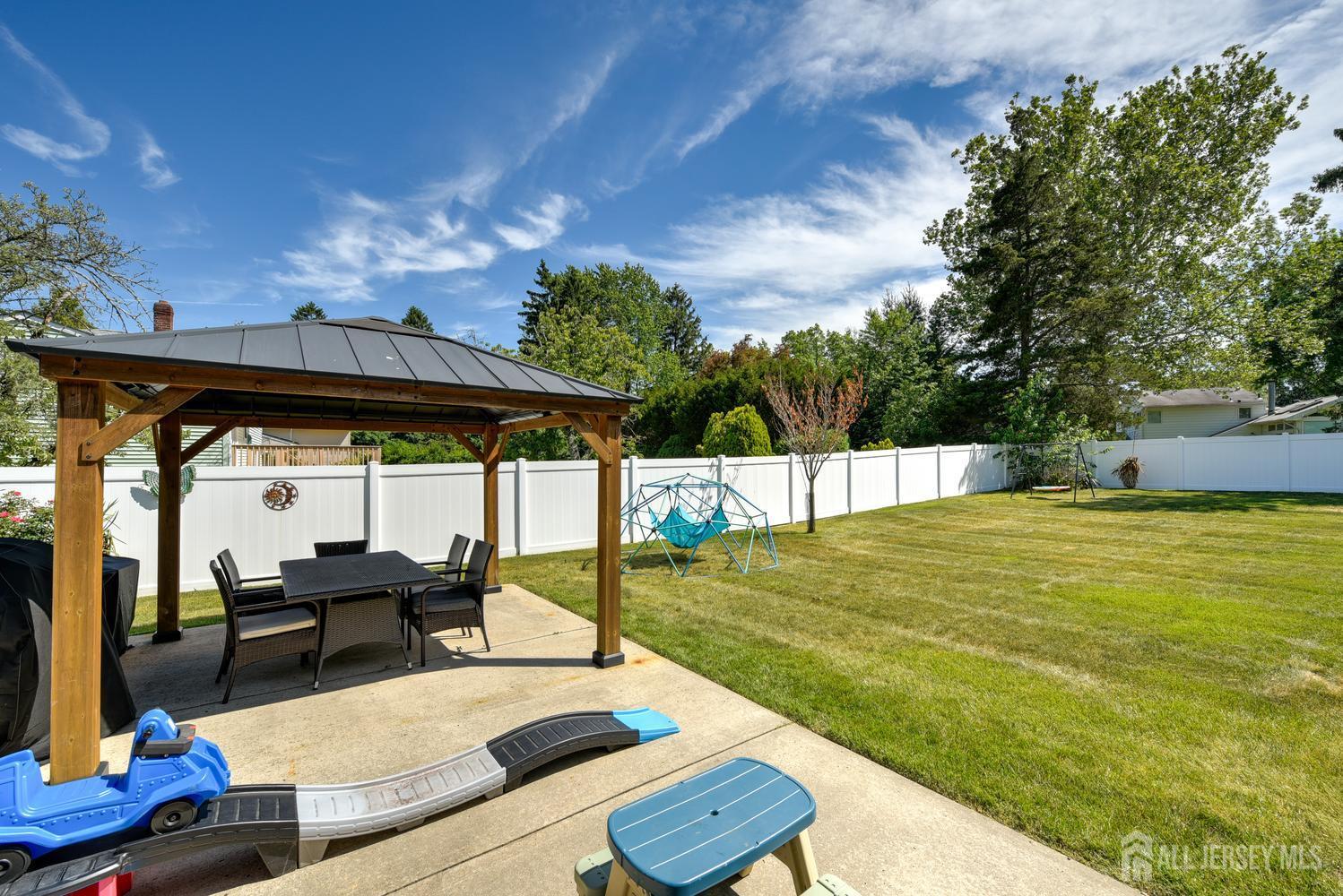 17 Sand Road Milltown, NJ 08850 - Photo 32 of 36