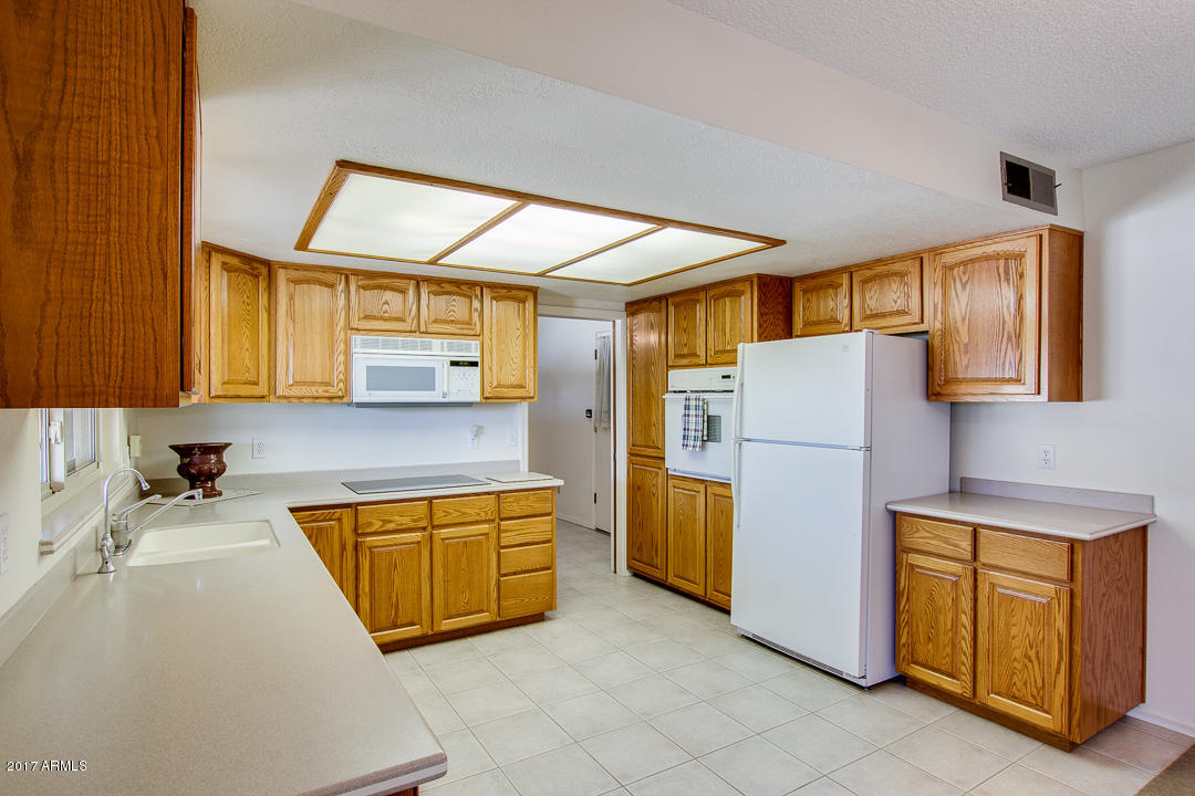 965 East Gunstock Road Chandler, AZ 85286 - Photo 11 of 46 Lots of counterspace