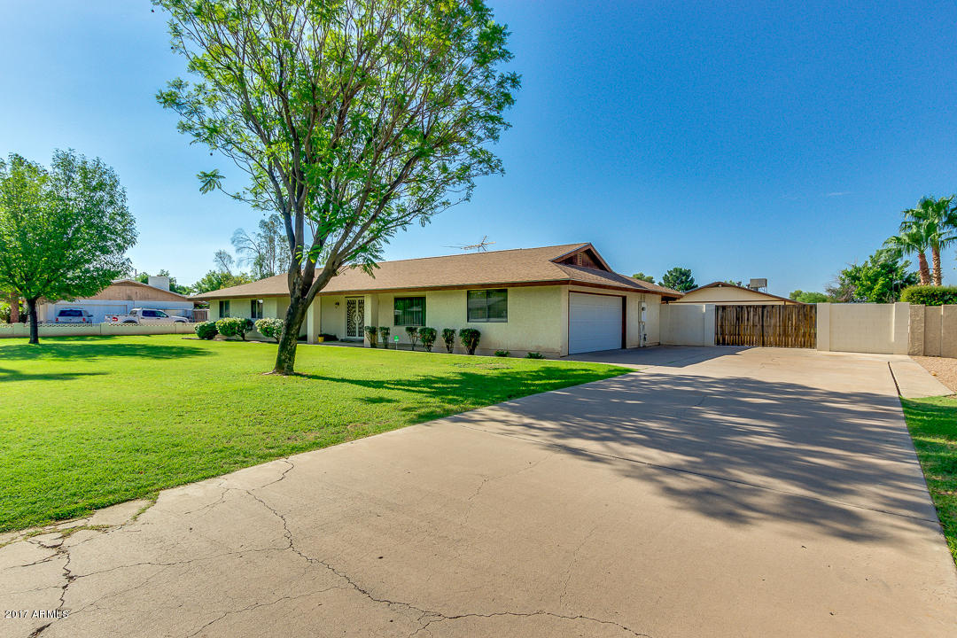 965 East Gunstock Road Chandler, AZ 85286 - Photo 3 of 46 2 car garage