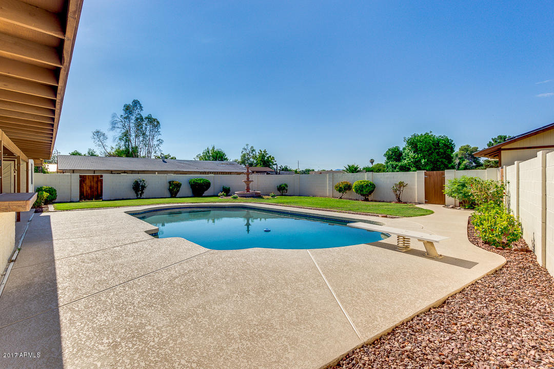 965 East Gunstock Road Chandler, AZ 85286 - Photo 31 of 46 Your own dive pool