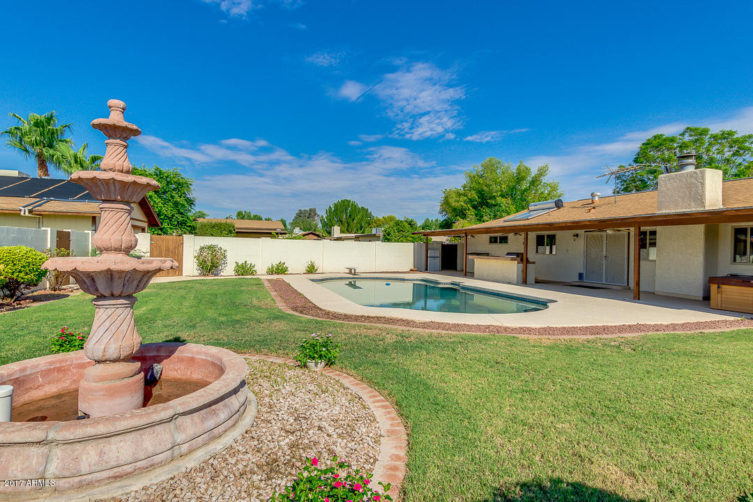 965 East Gunstock Road Chandler, AZ 85286 - Photo 33 of 46 Beautiful Fountain