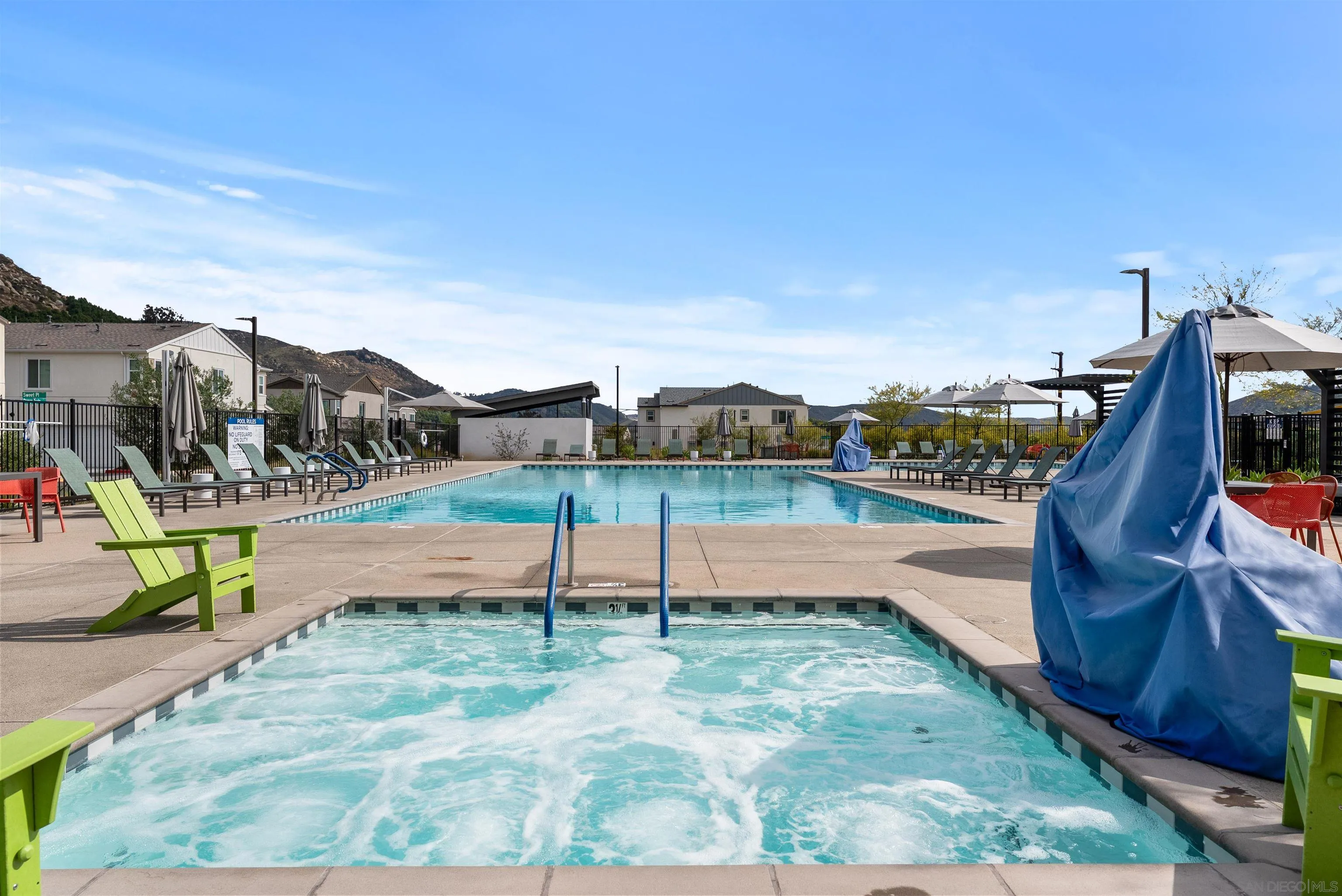 323 Satsuma Trail Fallbrook, CA 92028 - Photo 18 of 28 a view of a swimming pool with a lake