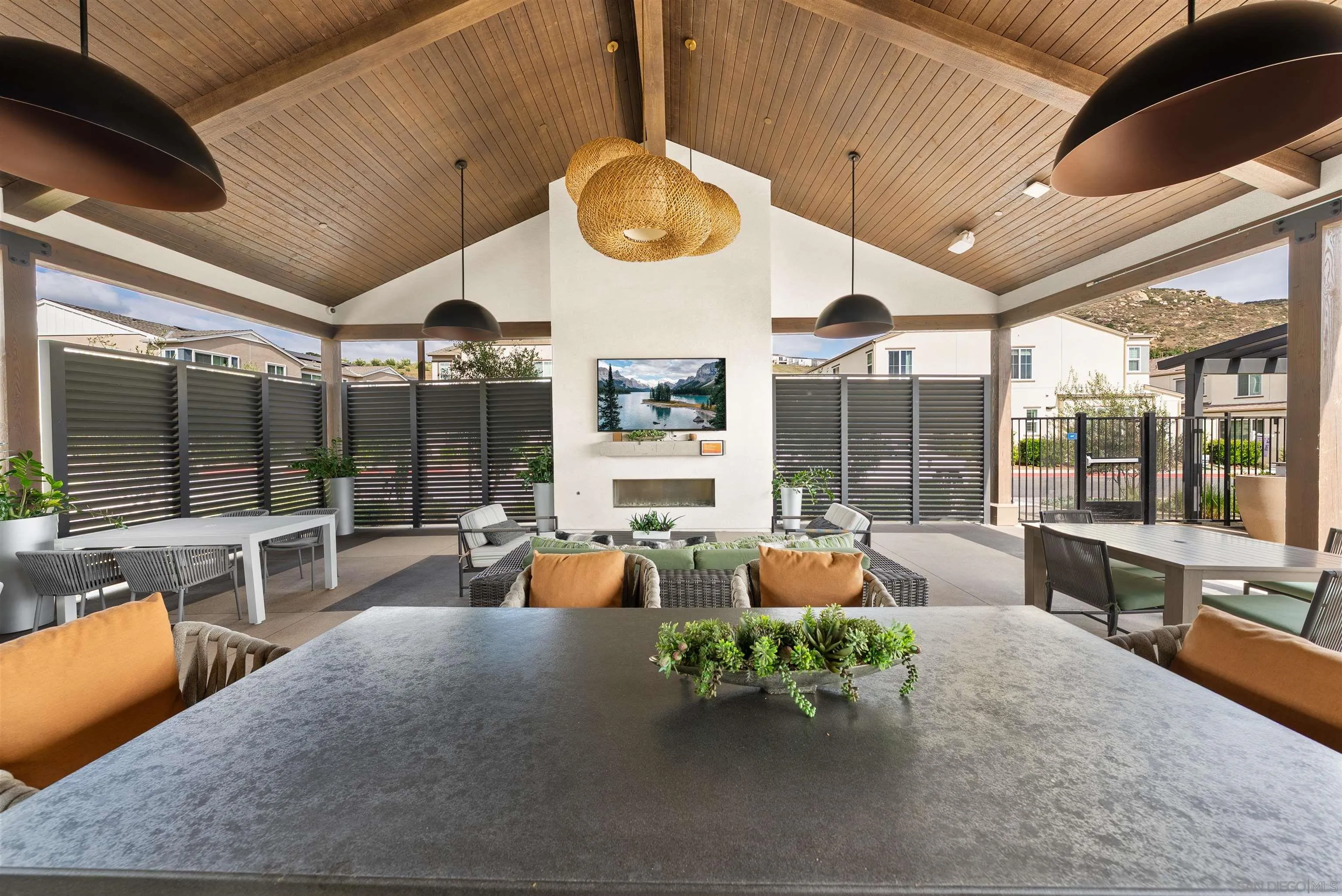 323 Satsuma Trail Fallbrook, CA 92028 - Photo 21 of 28 a lobby with furniture and large windows