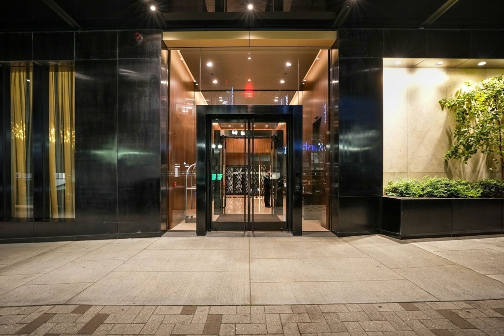 1 Franklin Street, Unit 5002 Boston, MA 02110 - Photo 38 of 40