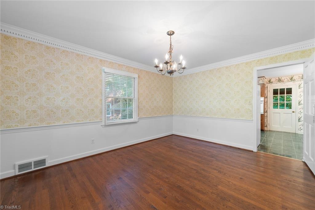 731 Lichfield Road Winston-Salem, NC 27104 - Photo 8 of 32 Gallery Image 8