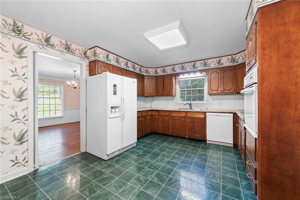 731 Lichfield Road Winston-Salem, NC 27104 - Photo 9 of 32 Gallery Image 9