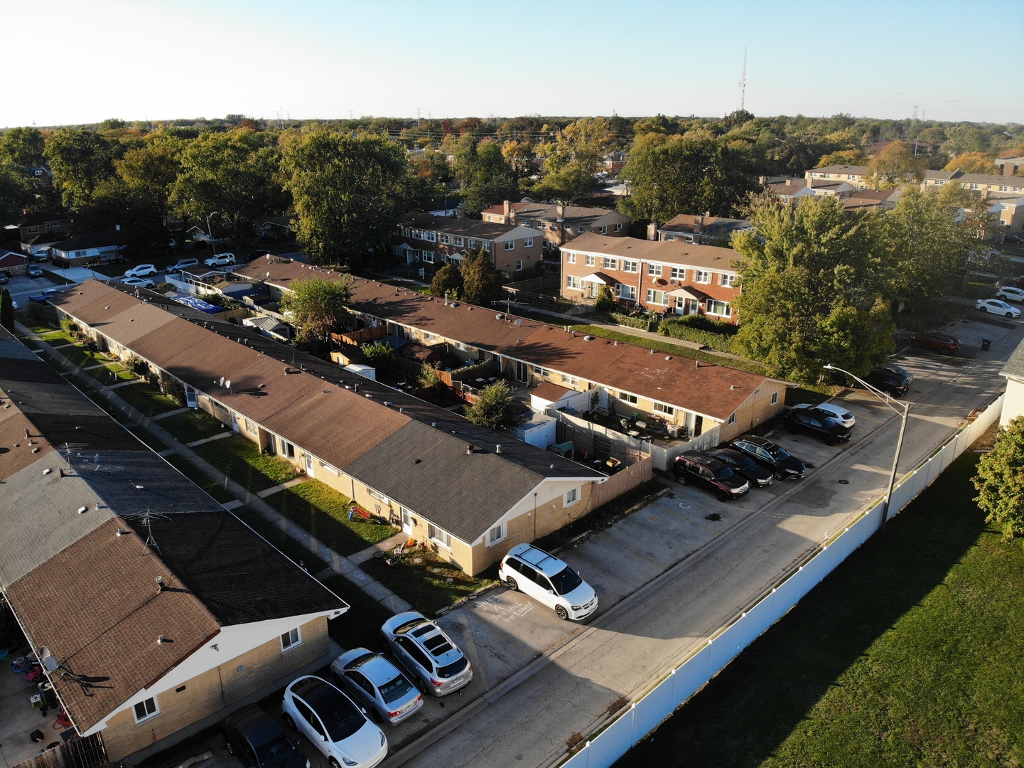 9457 Sumac Road, Unit E Des Plaines, IL 60016 - Photo 14 of 17 an aerial view of a house with a garden