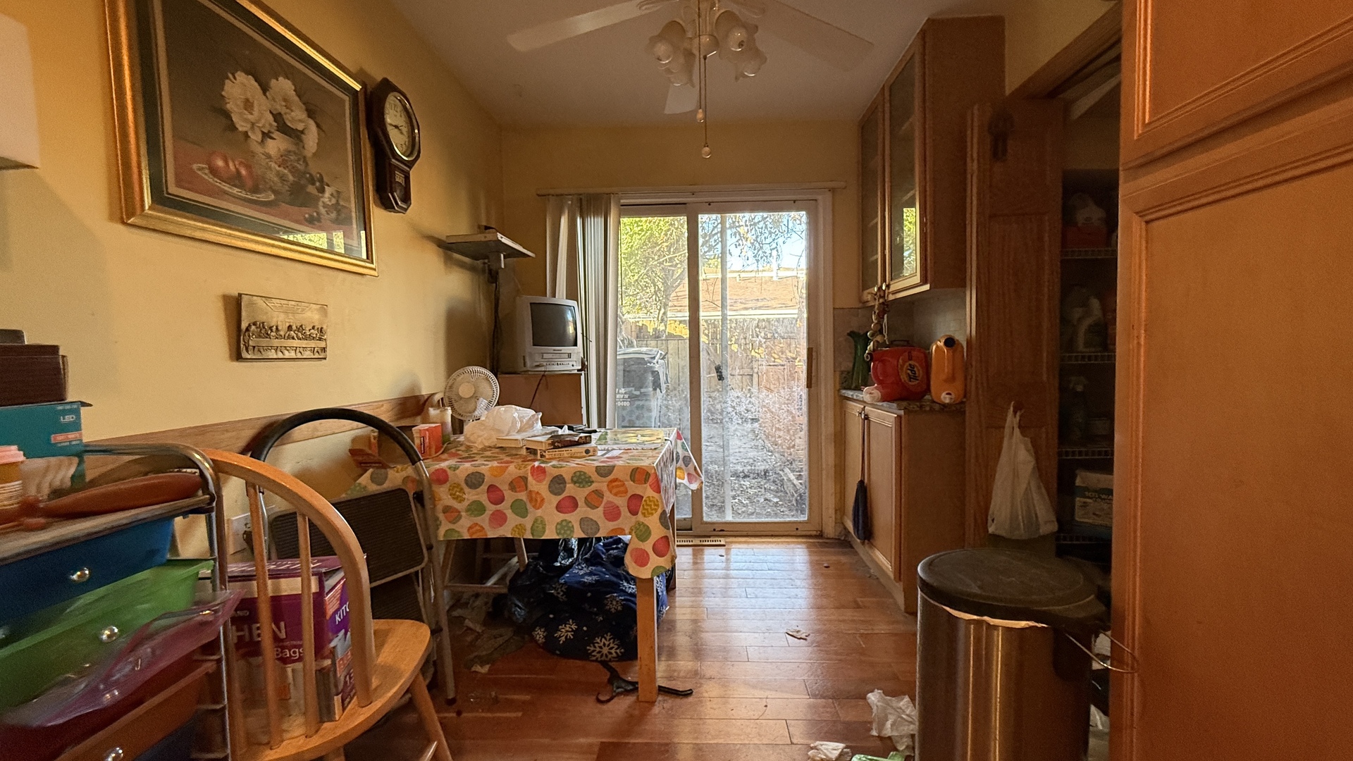 9457 Sumac Road, Unit E Des Plaines, IL 60016 - Photo 9 of 17 a view of a room with gym equipment