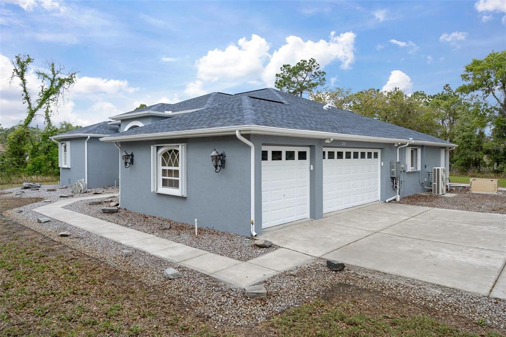 12265 Fulmar Road Weeki Wachee, FL 34614 - Photo 5 of 55