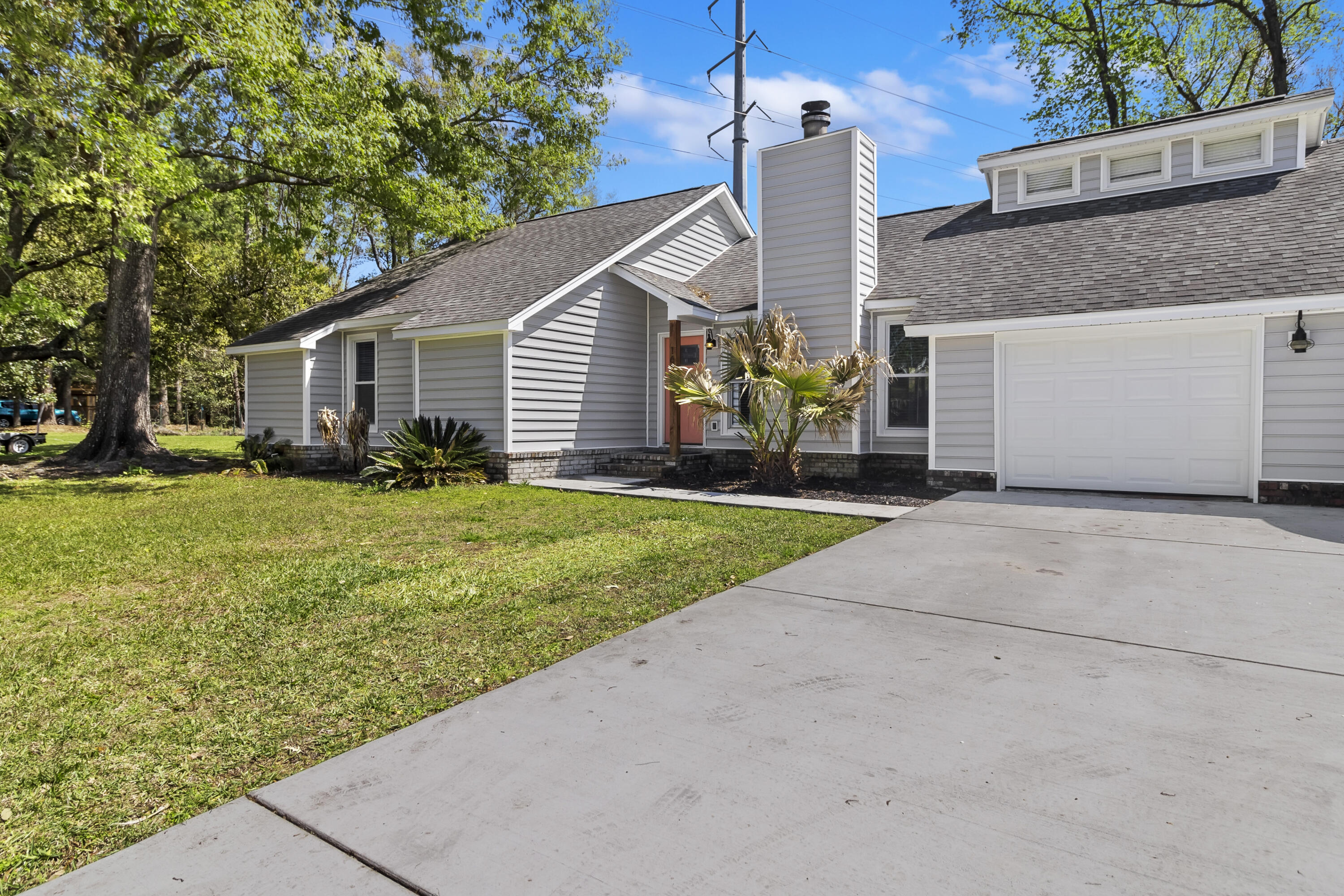 1663 Sulgrave Road Charleston, SC 29414 - Photo 4 of 49 4L1A1856