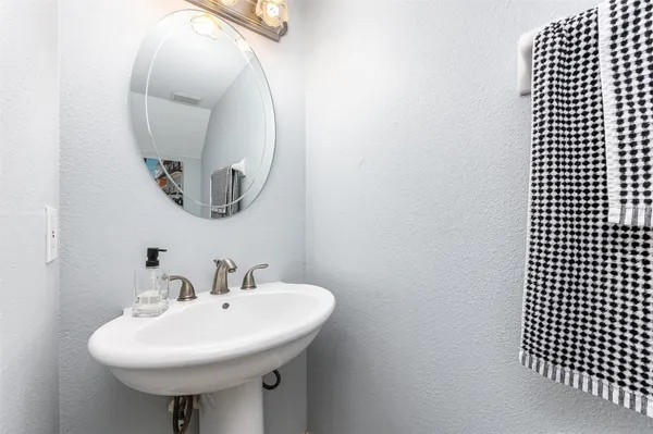 $3,000 | 3860 Northwest 122nd Terrace, Sunrise, FL 33323