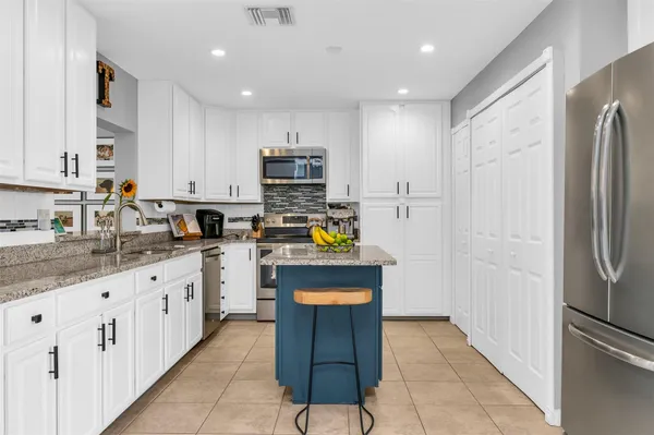 $3,000 | 3860 Northwest 122nd Terrace, Sunrise, FL 33323