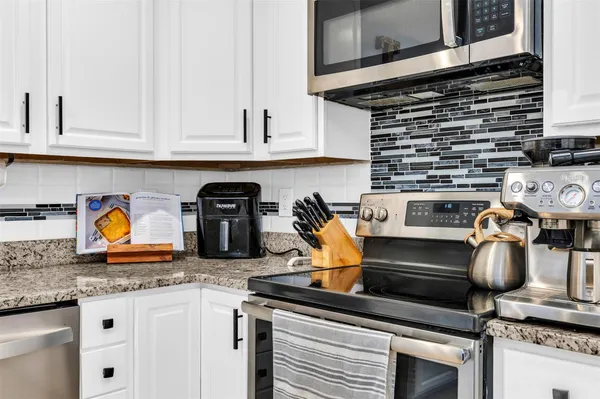 $3,000 | 3860 Northwest 122nd Terrace, Sunrise, FL 33323