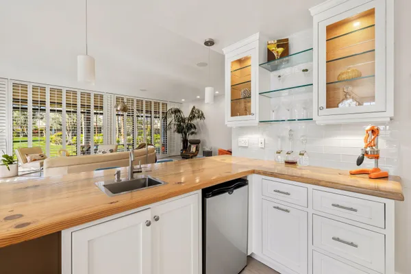 $1,195,000 | 69 Dartmouth Drive, Rancho Mirage, CA 92270