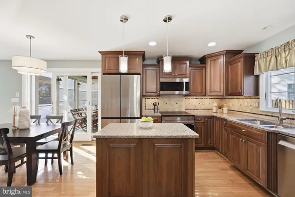 $995,000 | 5612 Kemp Lane, Burke, VA 22015