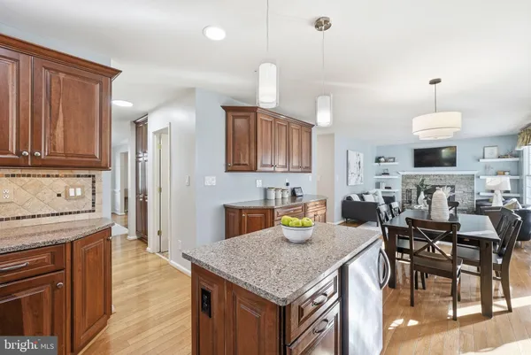 $995,000 | 5612 Kemp Lane, Burke, VA 22015