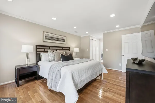 $995,000 | 5612 Kemp Lane, Burke, VA 22015