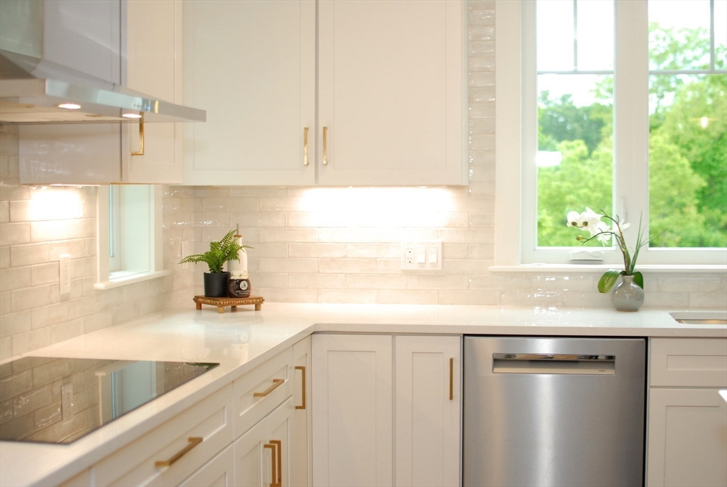 461 Old Bedford Road Concord, MA 01742 - Photo 9 of 42 Gallery Image 9